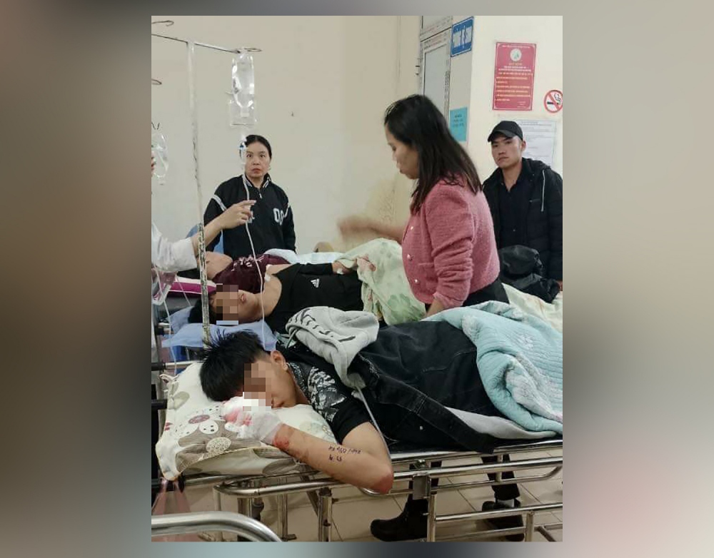 Các nạn nhân phải vào viện điều trị với mức độ thương tích khác nhau.