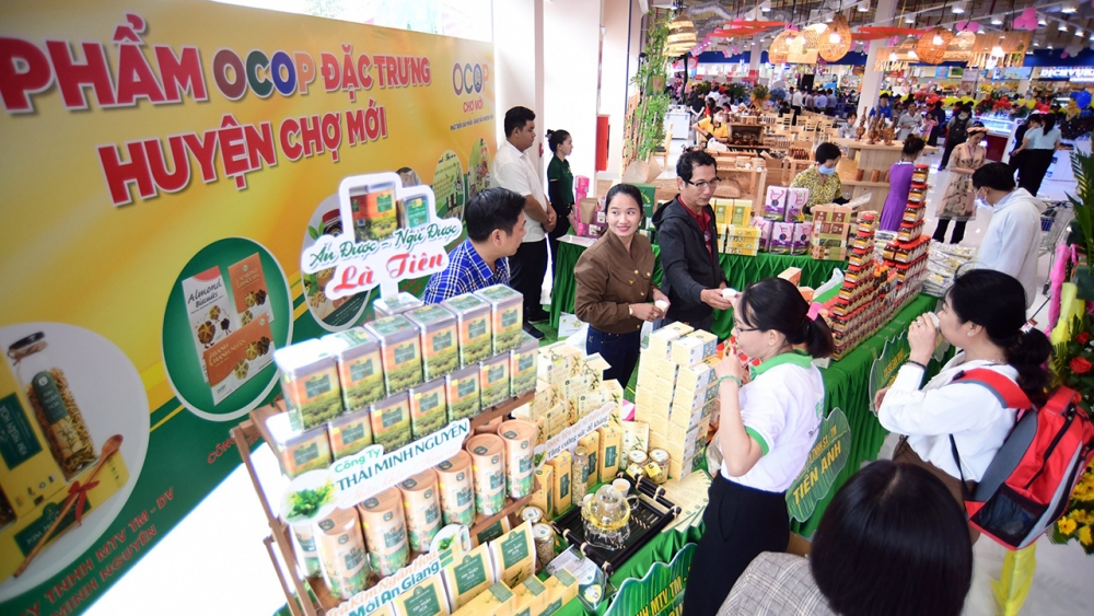 Co.opmart, Co.opXtra đưa đặc sản địa phương vào mùa kinh doanh Tết