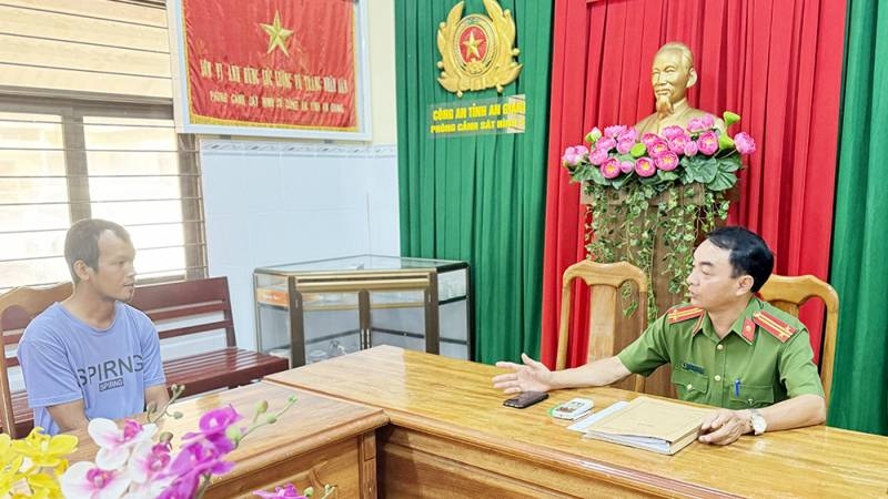 Đối tượng Na tại cơ quan Công an.