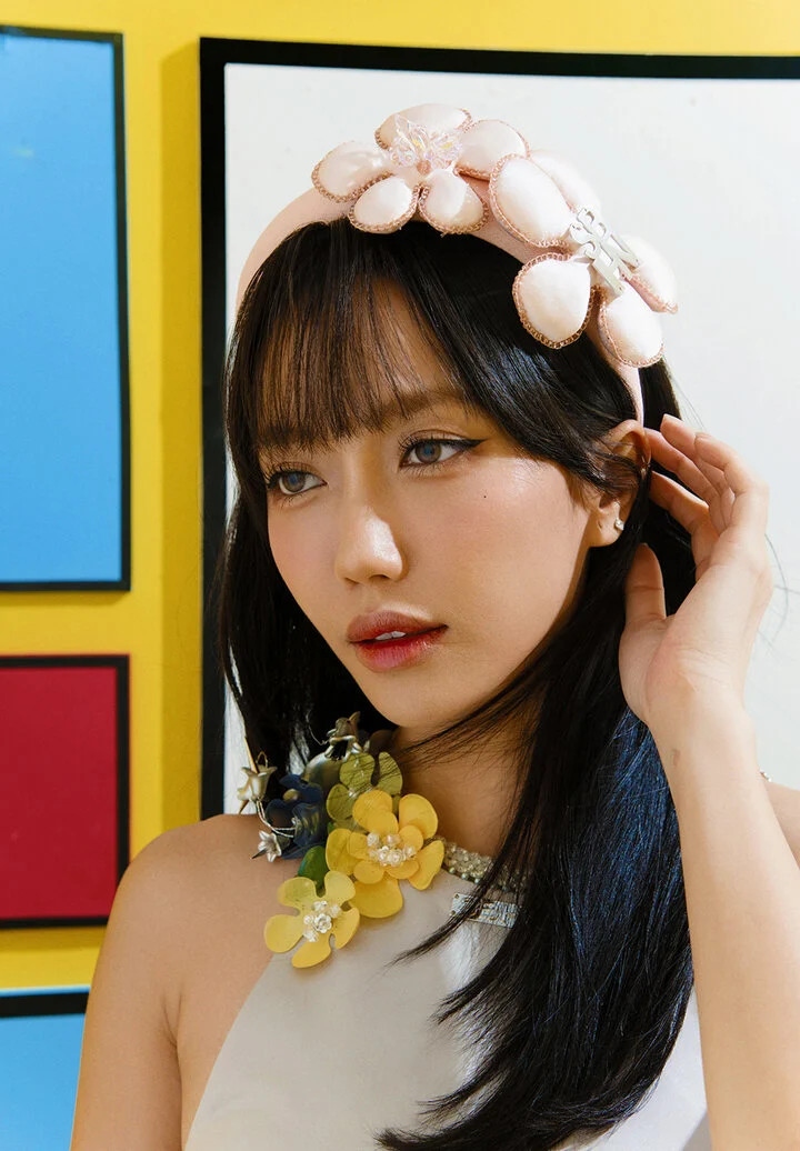 Là một trong 14 chị đẹp cuối cùng vào chung kết "Chị đẹp đạp gió rẽ sóng", Diệu Nhi cũng không tránh khỏi những ý kiến trái chiều bàn về giọng hát. Người đẹp tâm sự: “Khi tham gia một chương trình thực tế về ca hát, ngoài giọng hát, người nghệ sĩ cần có sự sáng tạo trong hình ảnh, tiết mục... Tôi mong khán giả sẽ hiểu khả năng và sự cố gắng của mình khi may mắn đi đến chặng đường cuối”. 
Nói thêm về việc xuất hiện nhiều trong các gameshow, Diệu Nhi cho biết cô luôn chọn lọc chương trình trước khi tham gia. Cô cho rằng tùy vào thời điểm bản thân sẽ có quyết định khác nhau. Nữ diễn viên nói: “Tôi không tham gia dày đặc mà có chọn lọc. Mỗi năm toi chỉ xuất hiện trong một vài chương trình, còn lại sẽ dành thời gian tái tạo năng lượng. Tôi nghĩ mỗi chương trình là những trải nghiệm thú vị. Nếu không tham gia, cơ hội nào để mình học hỏi. Hiện tại, tôi thấy mình có rất nhiều năng lượng". (Nguồn: VTC News)