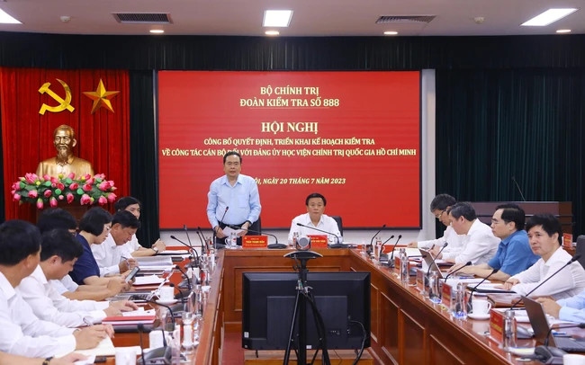 Đoàn kiểm tra của Bộ Chính trị công bố Quyết định, triển khai kế hoạch kiểm tra công tác cán bộ đối với Đảng ủy Học viện Chính trị quốc gia Hồ Chí Minh.