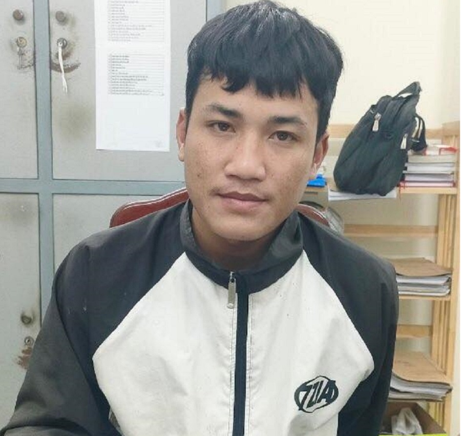 Đối tượng Cadá Tỉnh tại cơ quan công an. Ảnh: CANT