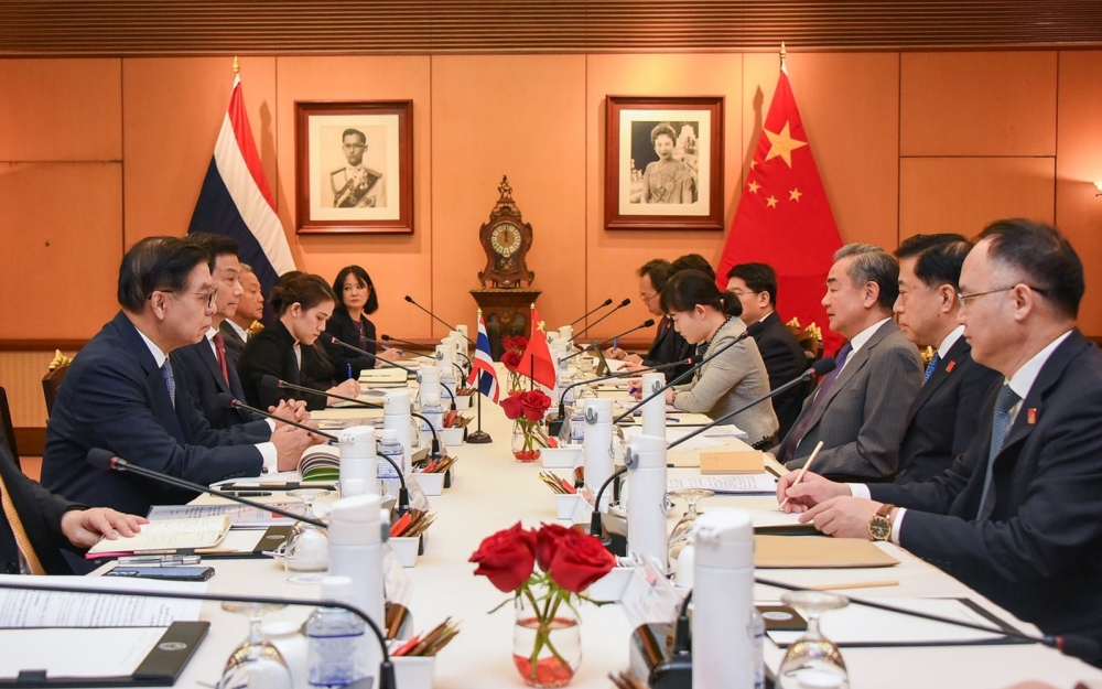 Phó Thủ tướng, Bộ trưởng Ngoại giao Thái Lan hội đàm với Ngoại trưởng Trung Quốc. Ảnh: Bộ Ngoại giao Thái Lan.