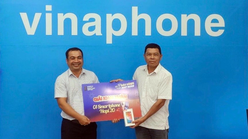 Hơn 400 khách hàng của VNPT cũng đã trúng thưởng các giải Smartphone