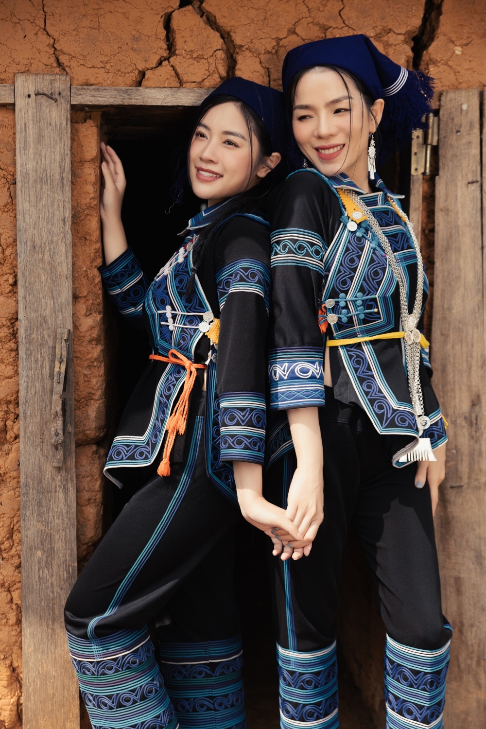 Thu Hằng và Lệ Quyên.