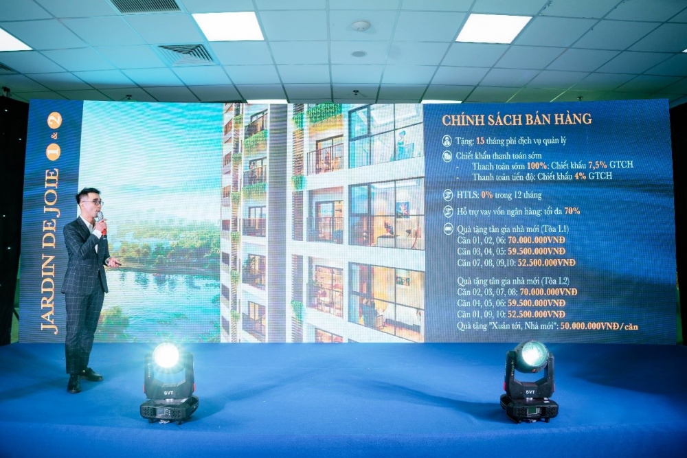 Đại diện chủ đầu tư chia sẻ thông tin về dự án và phát biểu tri ân khách hàng  đã lựa chọn Le Grand Jardin là chốn an cư lý tưởng của gia đình
