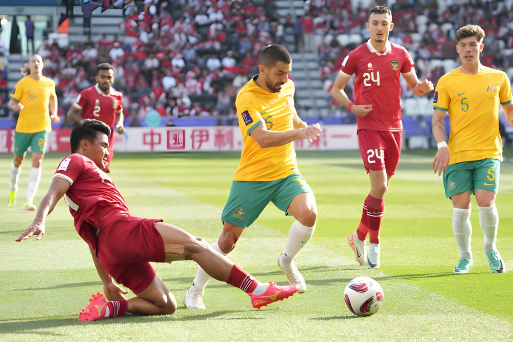 Australia sớm vượt lên dẫn trước (Ảnh: Getty)