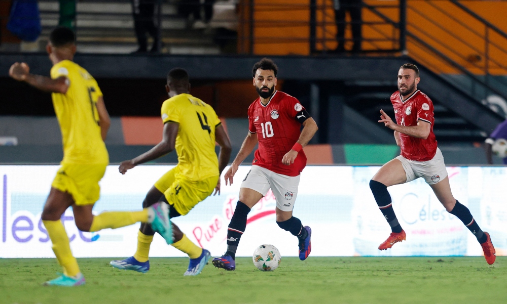 Salah giúp Ai Cập thoát thua trước Mozambique (Ảnh: Reuters).