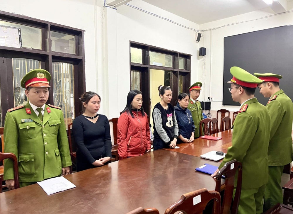 Khởi tố, bắt tạm giam 4 đối tượng về tội In, phát hành, mua bán trái phép hoá đơn, chứng từ thu nộp ngân sách nhà nước.