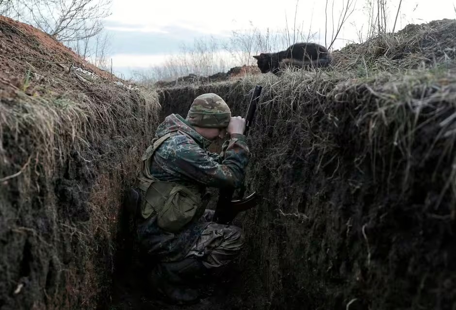 Lính Ukraine trong chiến hào. Ảnh: Getty.