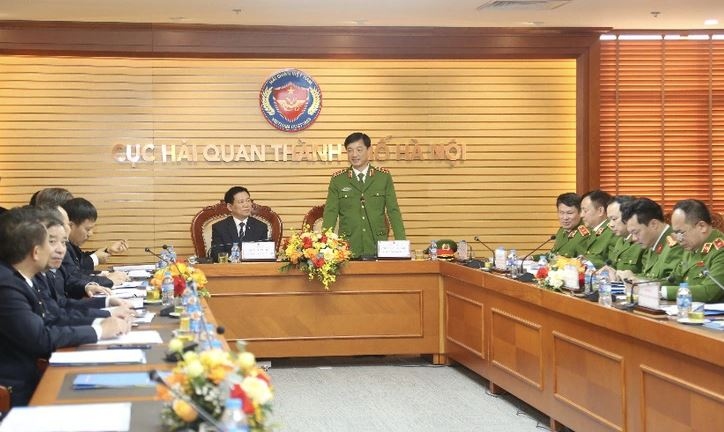 Thượng tướng Nguyễn Duy Ngọc phát biểu tại hội nghị. Ảnh: GIANG LONG