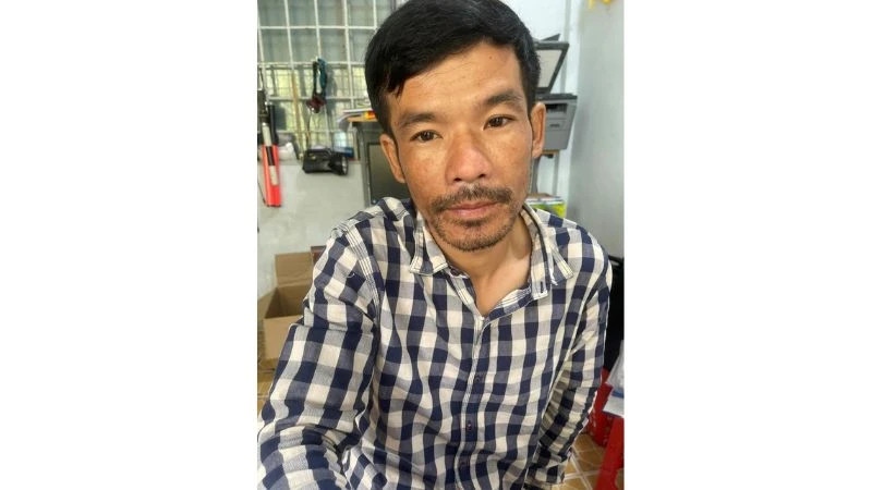 Đối tượng Vũ Văn Sản tại cơ quan công an. (Ảnh: Công an Quảng Ninh)