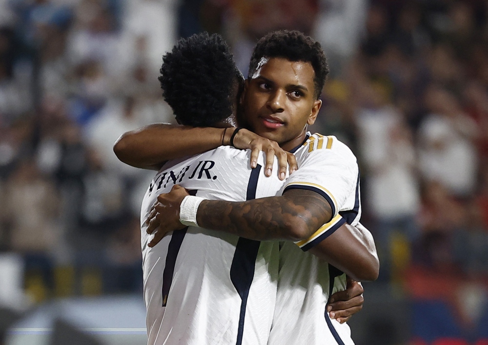 Rodrygo và Vinicius tỏa sáng rực rỡ giúp Real Madrid thắng đậm Barca (Ảnh: Reuters).