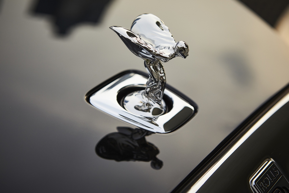 Biểu tượng Spirit of Ecstasy đã được thiết kế lại sau 830 giờ thử nghiệm khí động học