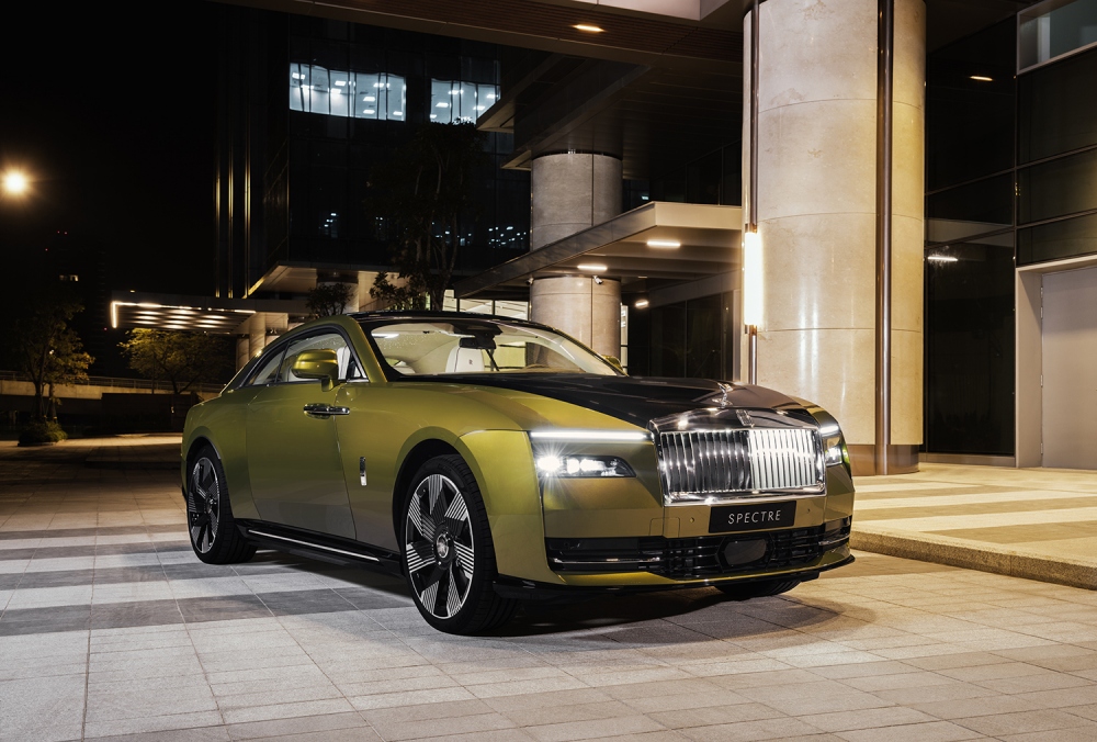 Rolls-Royce Spectre - mẫu xe điện thương mại đầu tiên của hãng xe siêu sang Anh quốc.
