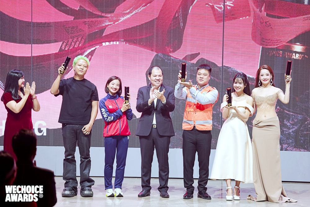 WeChoice Awards 2023 trao giải cho 5 Đại sứ truyền cảm hứng. Ảnh: BTC