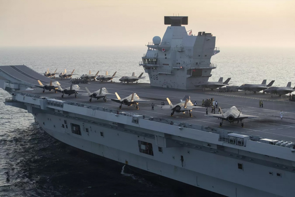 Máy bay chiến đấu F-35 trên tàu sân bay HMS Queen Elizabeth của Hải quân Hoàng gia Anh. Ảnh: Belinda Alker