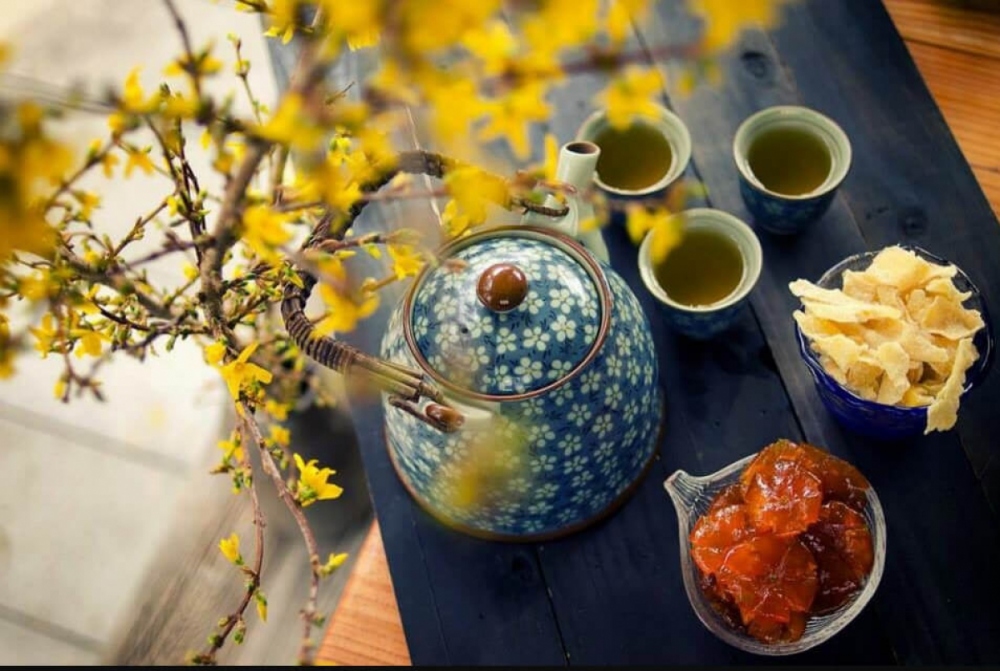 Ngày Xuân, cả gia đình bên nhau cùng thưởng trà giúp người già phấn khởi, cảm thấy ấm áp