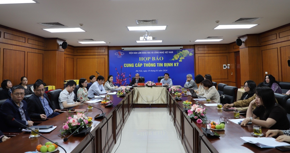 Toàn cảnh buổi họp báo
