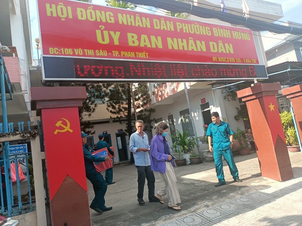 Trụ sở UBND phường Bình Hưng, 1 trong 5 đơn vị hành chính thực hiện sáp nhập (Ảnh: Đoàn Sĩ)