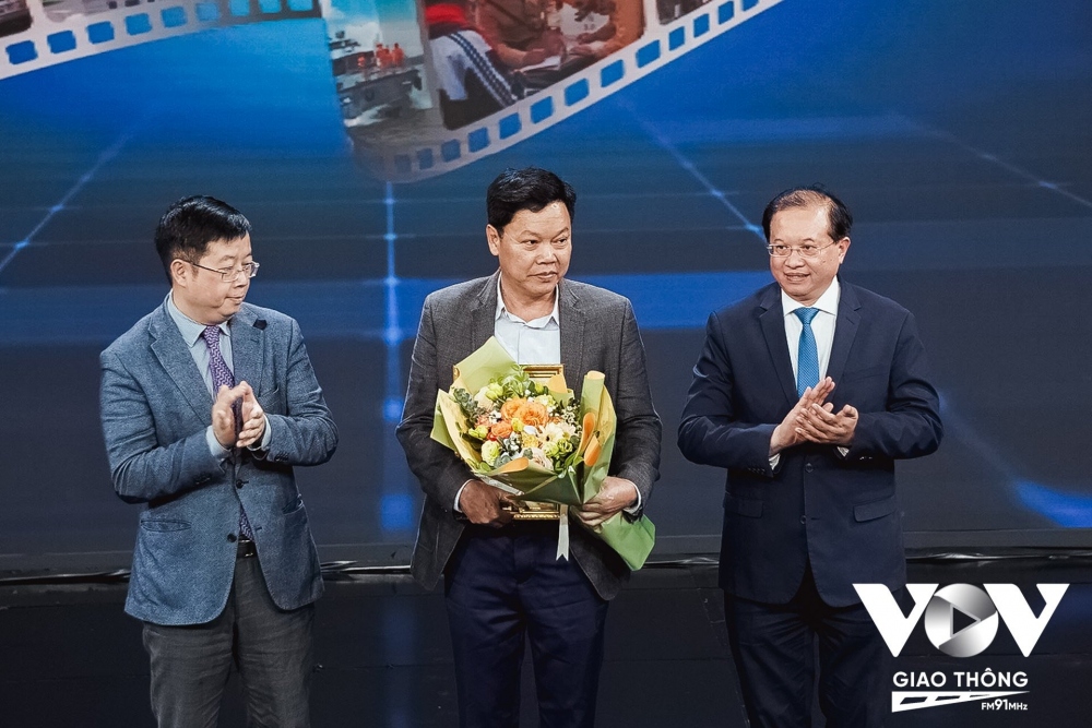 Giải Nhất chuyên mục Phim ngắn với tác phẩm: "Văn hóa giao thông nhường đường cho người đi bộ" của Ban ATGT TP. Đà Nẵng