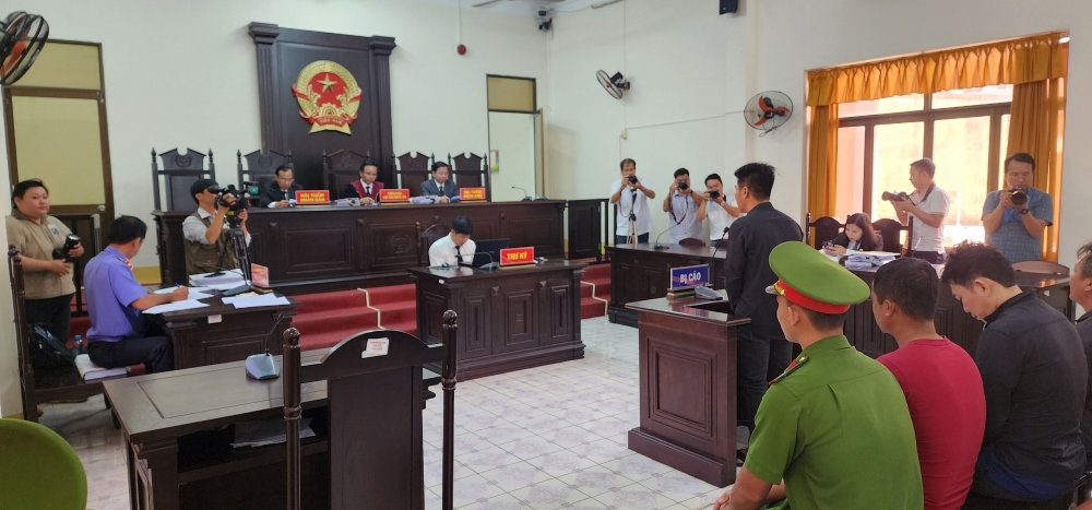 Toàn cảnh phiên tòa.