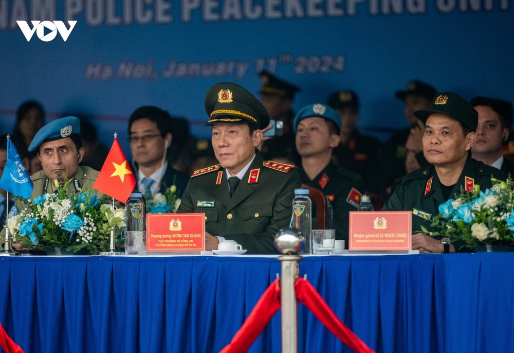 Thứ trưởng Bộ Công an - Thượng tướng Lương Tam Quang dự và phát biểu chỉ đạo tại buổi lễ.