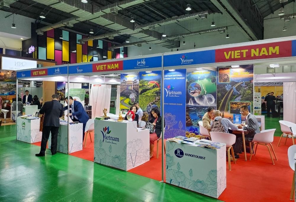 Gian hàng Du lịch Việt Nam tại Hội chợ Du lịch TRAVEX 2024. Nguồn: Sở Du lịch Nghệ An