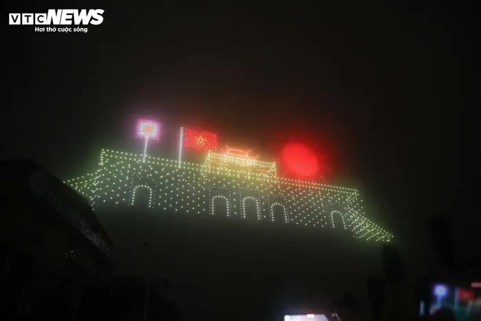 Lễ hội ánh sáng nghệ thuật Hà Nội - Rực rỡ Thăng Long là màn siêu trình diễn ánh sáng nghệ thuật với số lượng 2.024 drone kỷ lục khu vực Đông Nam Á. Đồng thời, sự kiện này góp phần vào chiến lược “Thành phố sáng tạo”, khẳng định vị thế điểm đến của khách du lịch quốc tế của thành phố Hà Nội và trở thành niềm tự hào của người dân thủ đô Hà Nội và Việt Nam.