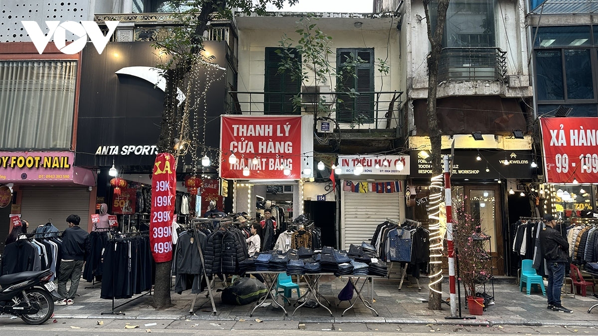 Many clothing shops find themselves in the same situation.