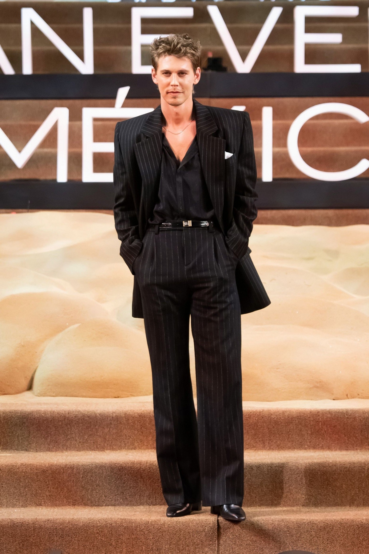 Austin Butler ở thành phố Mexico.