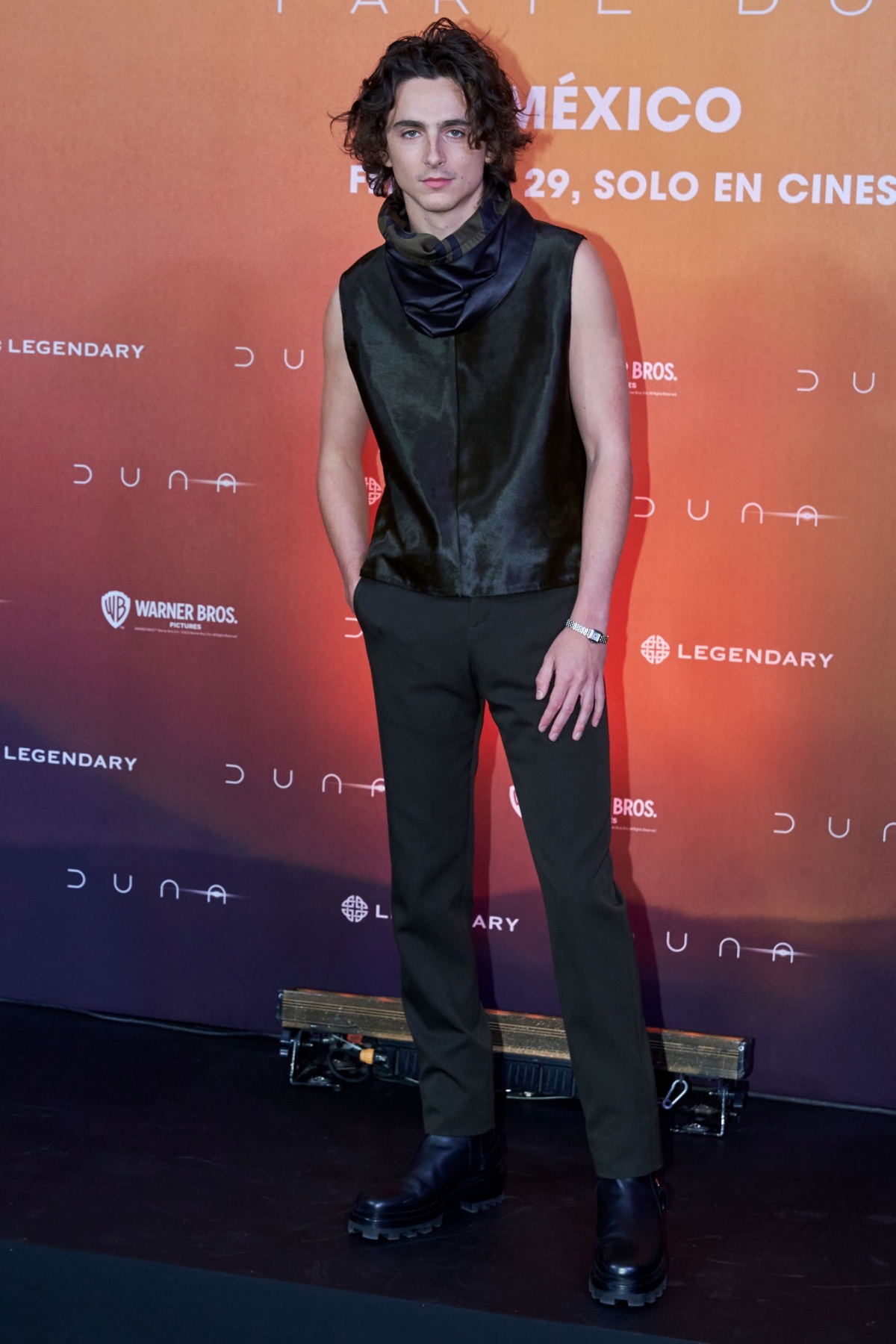 Chalamet mặc trang phục Hermès tại một photocall ở Mexico City vào ngày 5 tháng 2. 