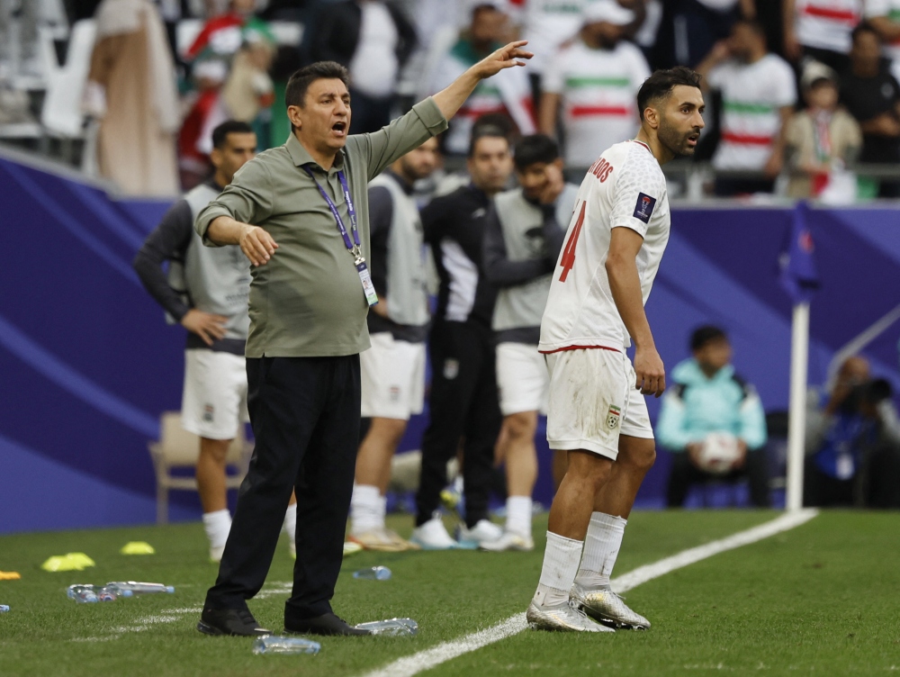 HLV Amir Ghalenoei của ĐT Iran. (Ảnh: Reuters)