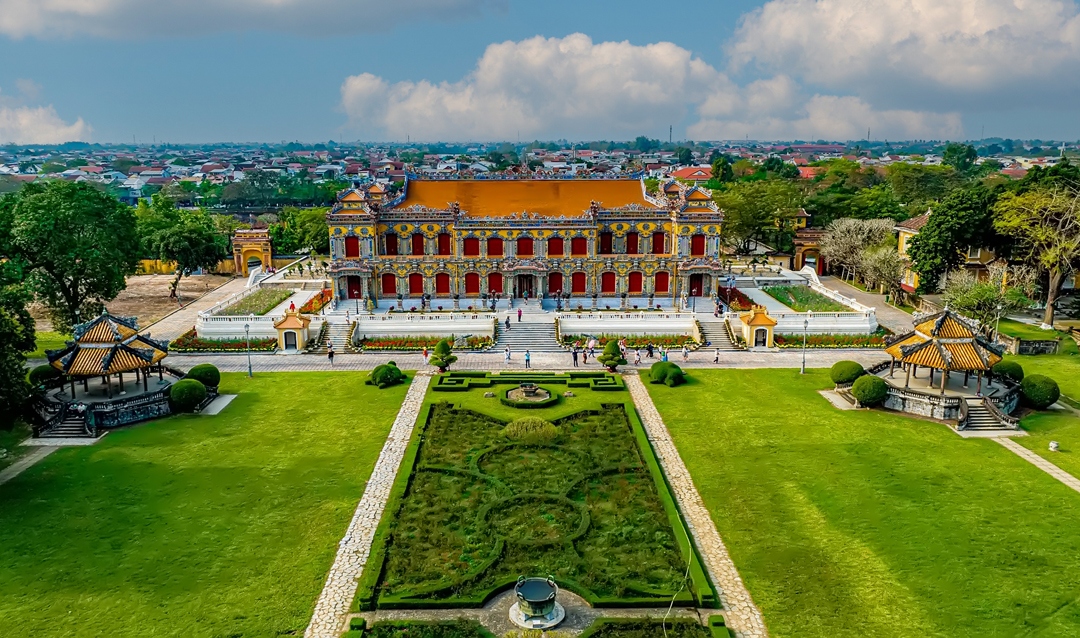 Vào năm 2019, Trung tâm Bảo tồn di tích cố đô Huế đã khởi động dự án phục dựng điện Kiến Trung, với tổng kinh phí hơn 123 tỉ đồng.Sau nhiều năm phục dựng, nay ngôi điện này đã sẵn sàng mở cửa đón những vị khách đầu tiên vào tham quan dịp Tết Nguyên đán năm nay.