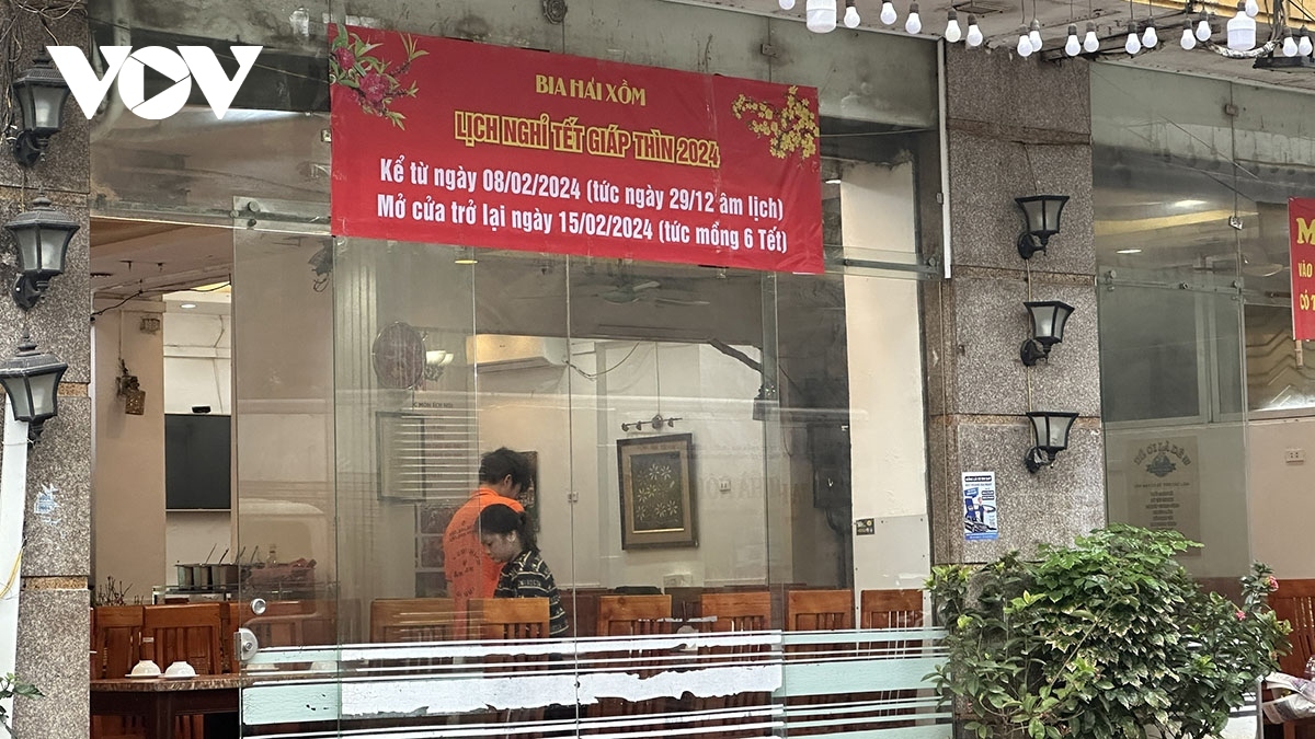 According to a restaurant’s owner, since the police have moved to tighten control of the alcohol content of drivers, the amount of drink consumption at restaurants has dropped, thereby leading to a decrease in customers.