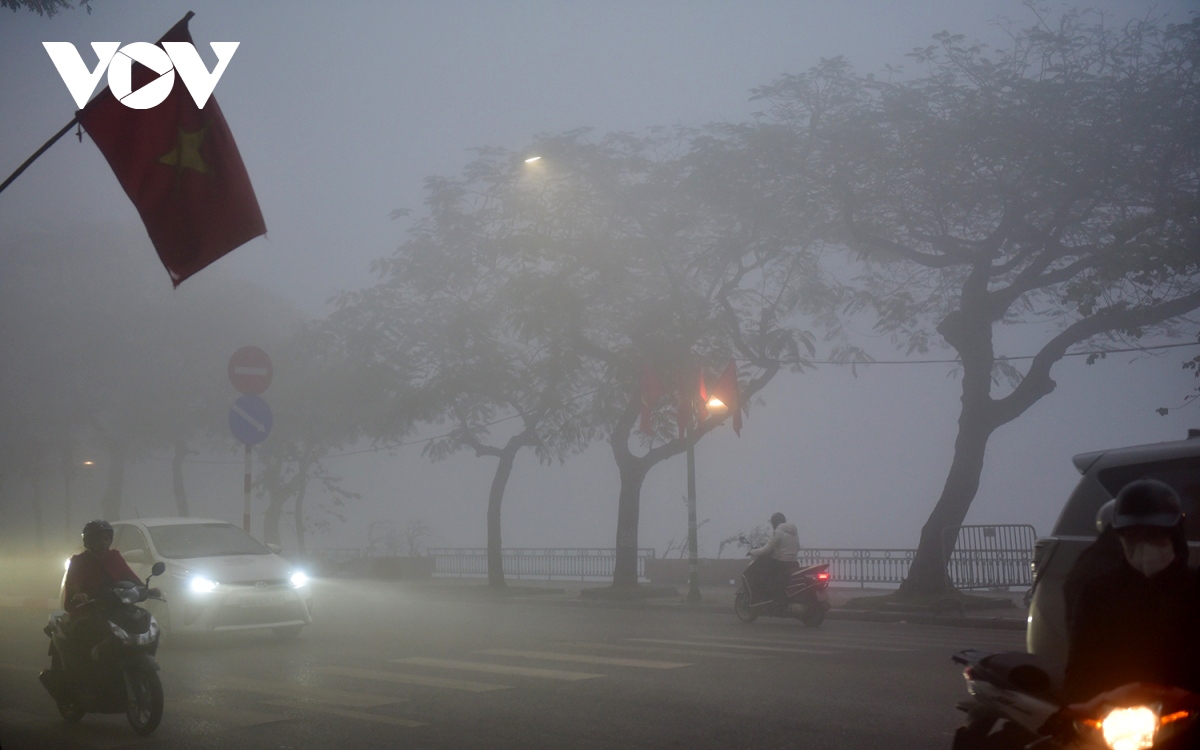 Foggy conditions are expected to continue in Hanoi in a couple of hours, according to the Met office.