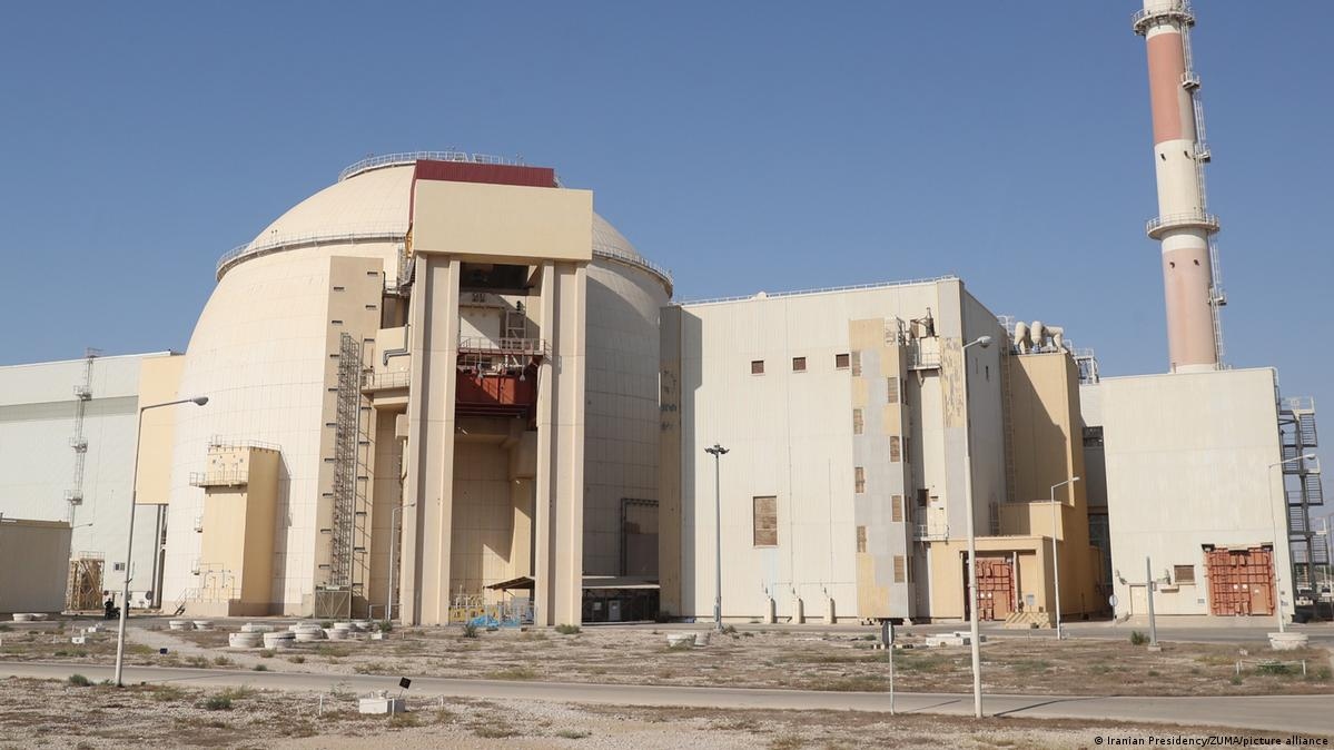 Nhà máy điện ở Bushehr, nơi sản xuất năng lượng nguyên tử duy nhất của Iran đang hoạt động. (Ảnh: DW)