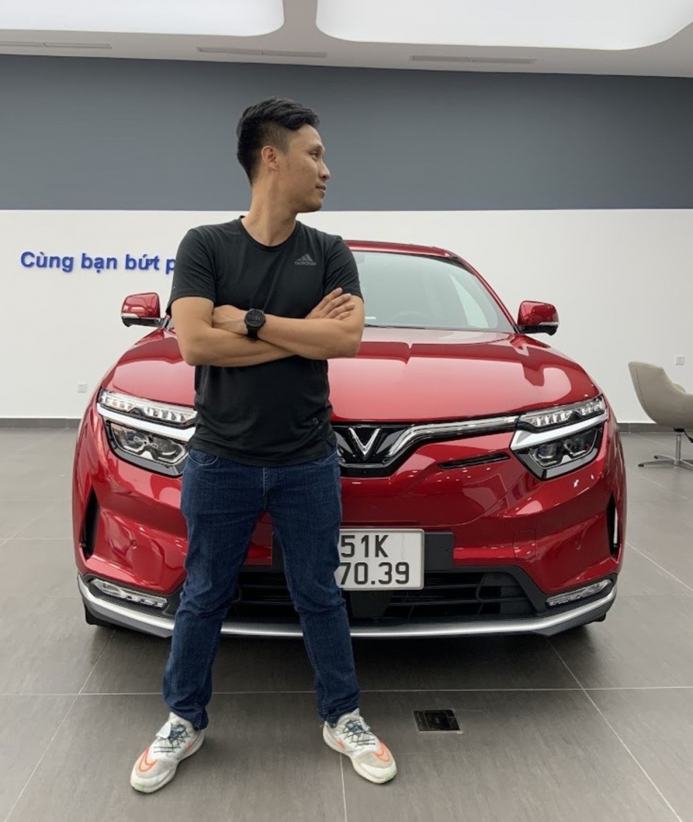 Anh Trúc ví von chuyển từ xe xăng sang xe điện giống như “lên đời” điện thoại thông minh