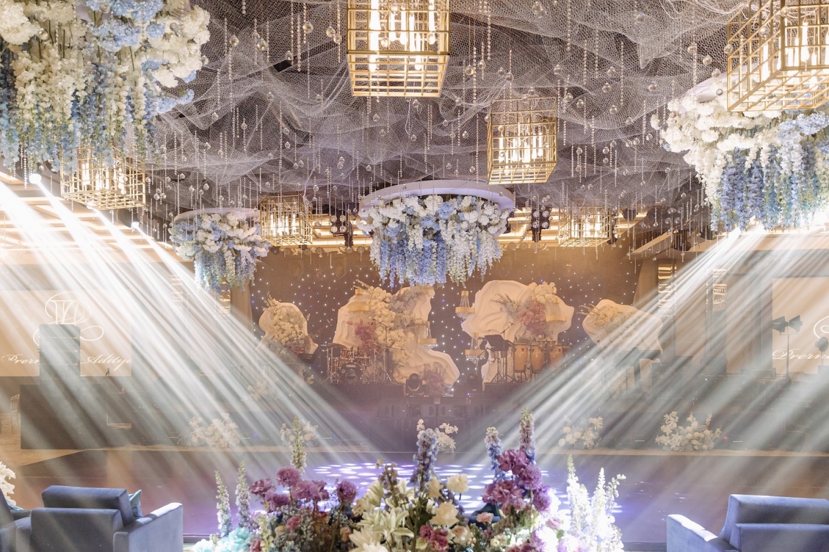 Xuyên suốt 3 đêm tiệc được tổ chức riêng tư tại Khu nghỉ dưỡng InterContinental Phu Quoc Long Beach, đại sảnh Magnolia khoác lên mình những sắc màu và phong cách đa dạng nhờ thiết kế trần cao cùng diện tích rộng rãi.