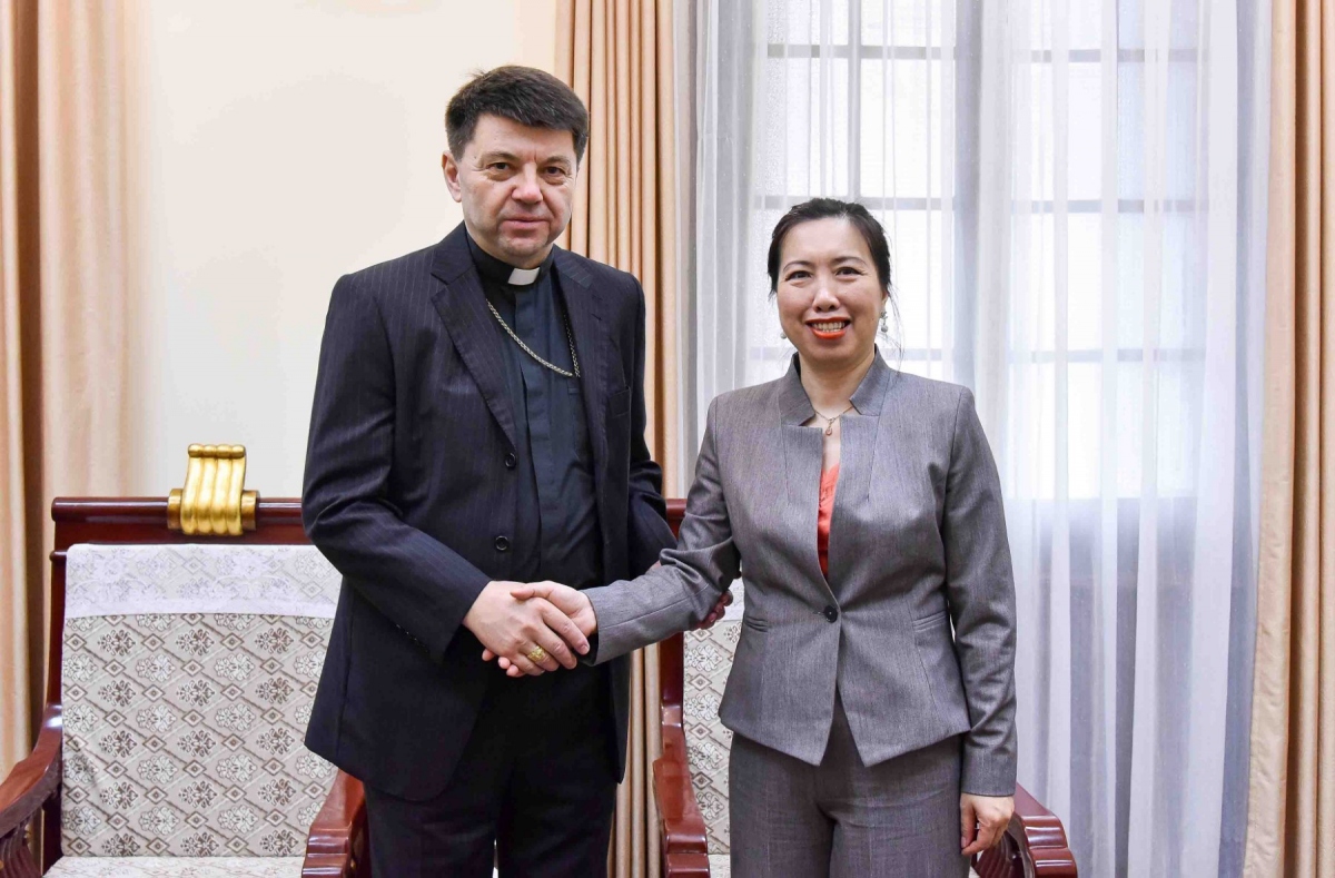 Thứ trưởng Ngoại giao Lê Thị Thu Hằng tiếp Đại diện Thường trú Tòa thánh Vatican tại Việt Nam