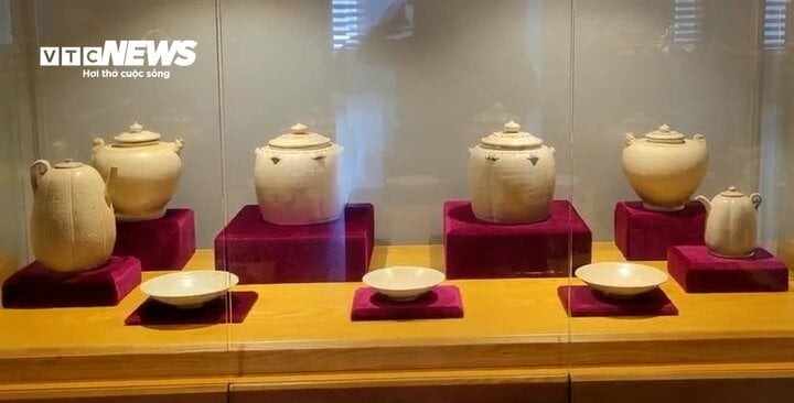 Ba năm liên tiếp, ông Thăng có 18 trong tổng số gần 500 hiện vật được công nhận là bảo vật quốc gia. Trong đó, năm 2021 có 9 hiện vật gốm men trắng, có từ triều Lý được công nhận gồm 4 ấm, 2 liễn và 3 đĩa.