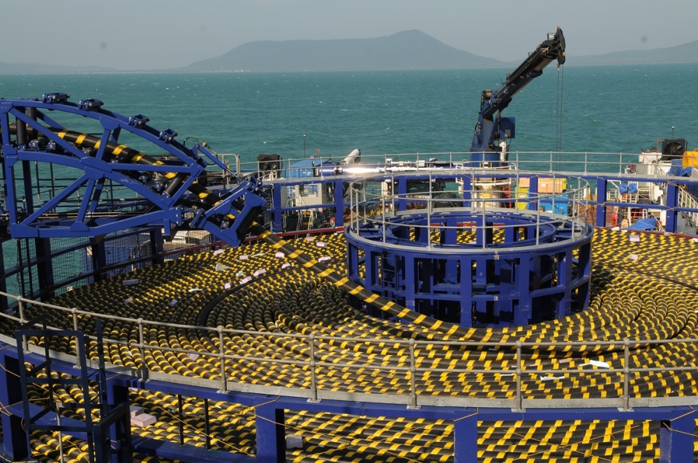 Cáp ngầm đưa điện ra đảo vào tháng 2/2014 (ảnh: EVNSPC)
