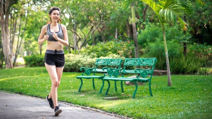 Chạy bộ vào buổi sáng giúp tăng chuyển hóa. (Ảnh minh họa)
