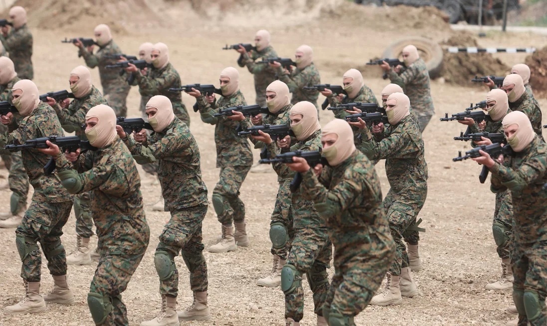 Chiến binh Hezbollah - đồng minh của Houthi. Ảnh: Reuters.