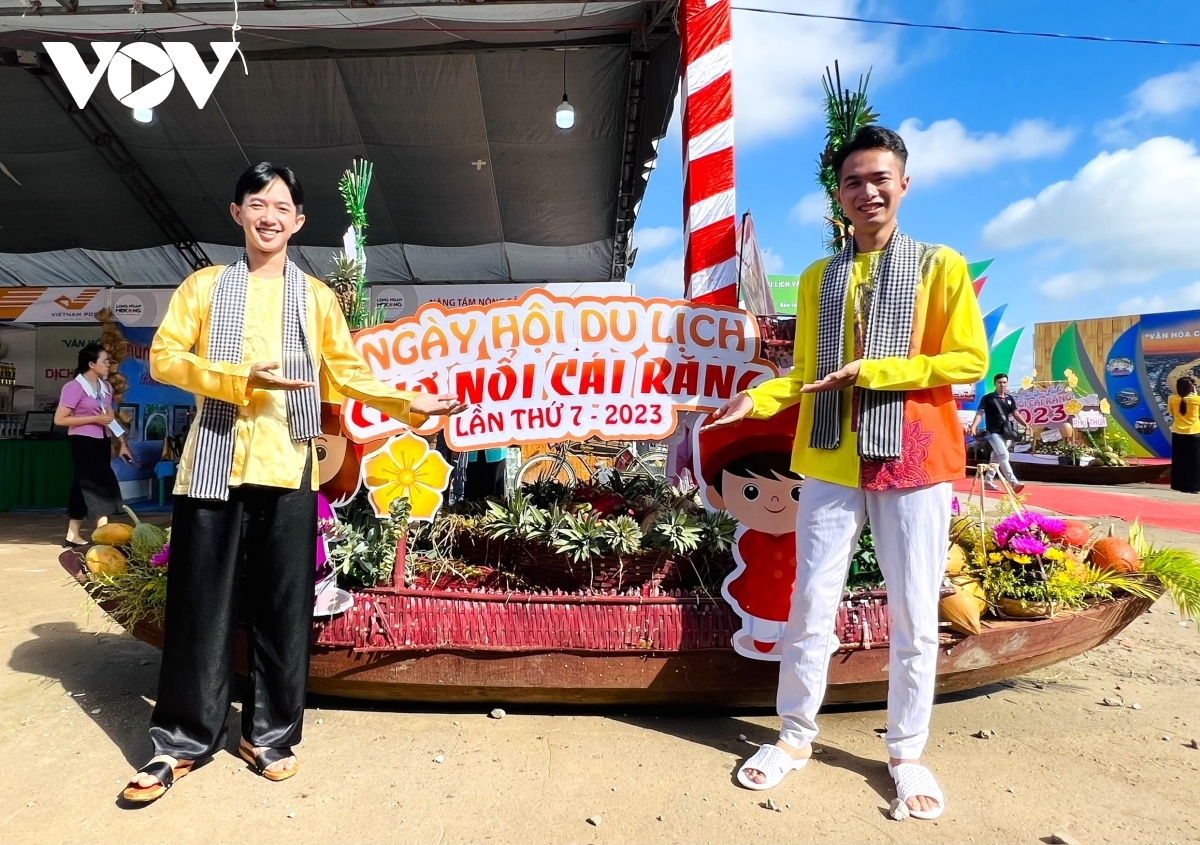 Cai Rang Floating Market is among top tourist destinations in Vietnam.