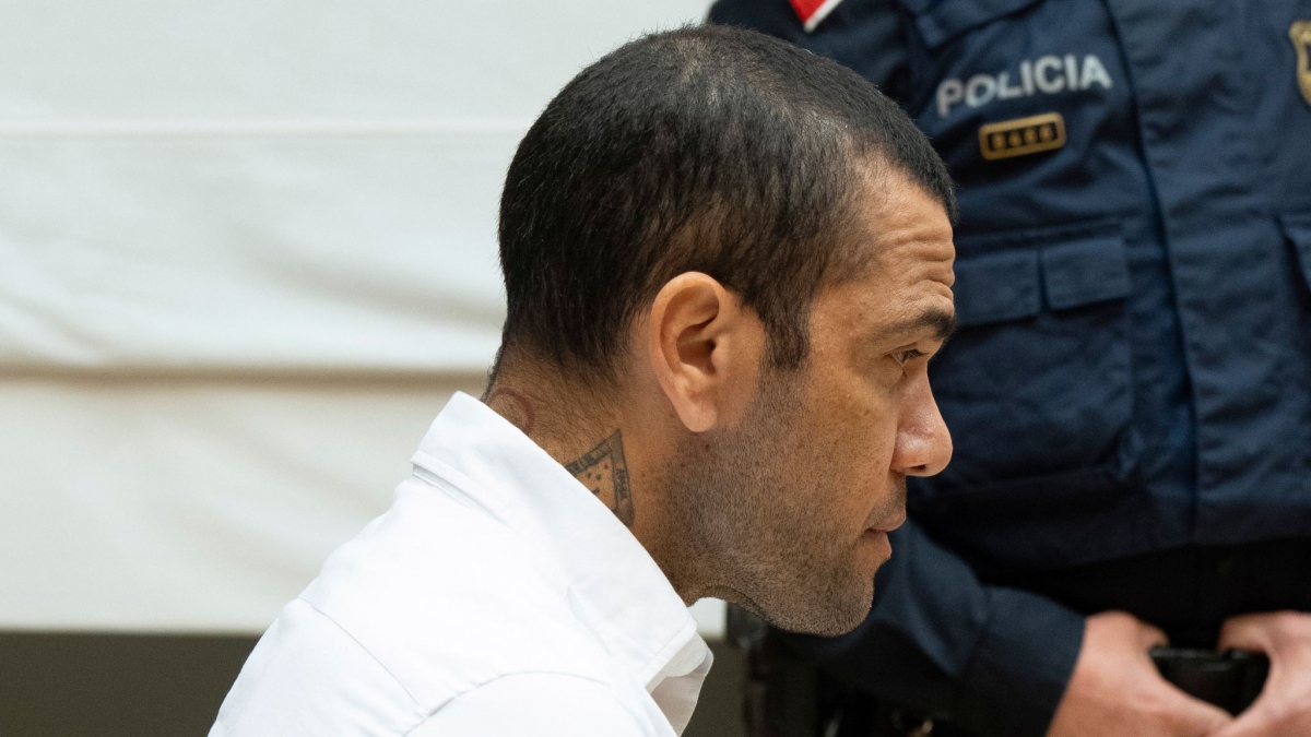 Dani Alves tại phiên toà. (Ảnh: Getty)