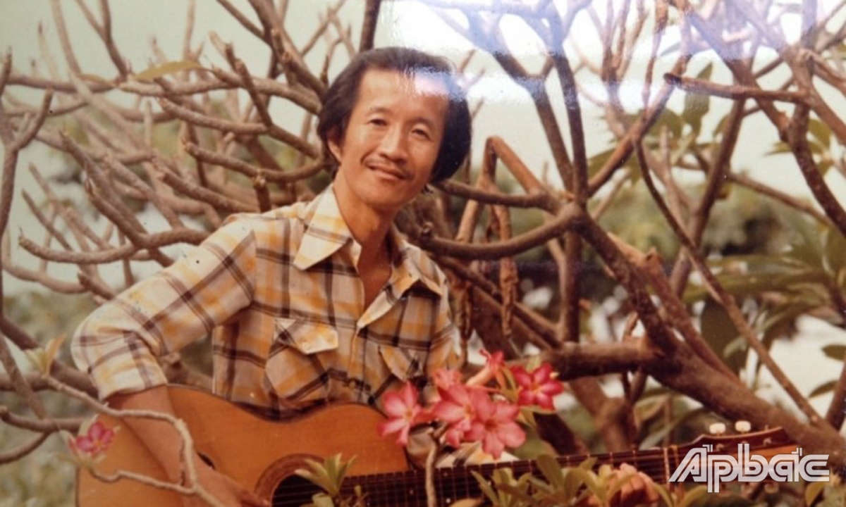 Nhà thơ Diệp Minh Tuyền. Ảnh: Báo Ấp Bắc