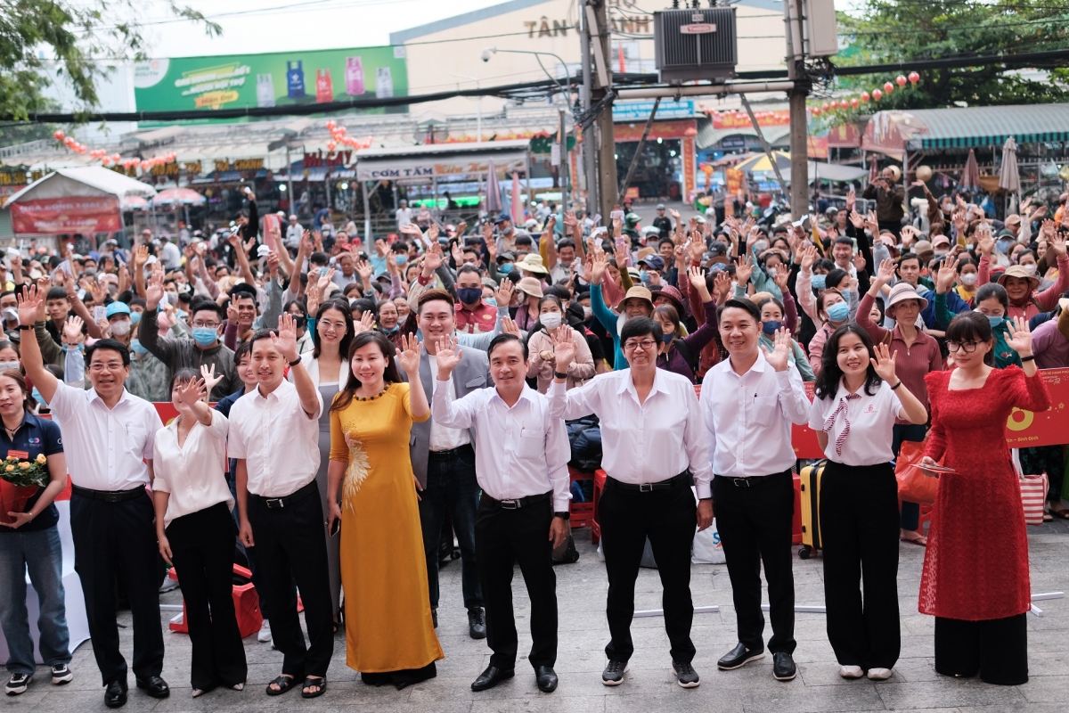 Đoàn xe chính thức khởi hành