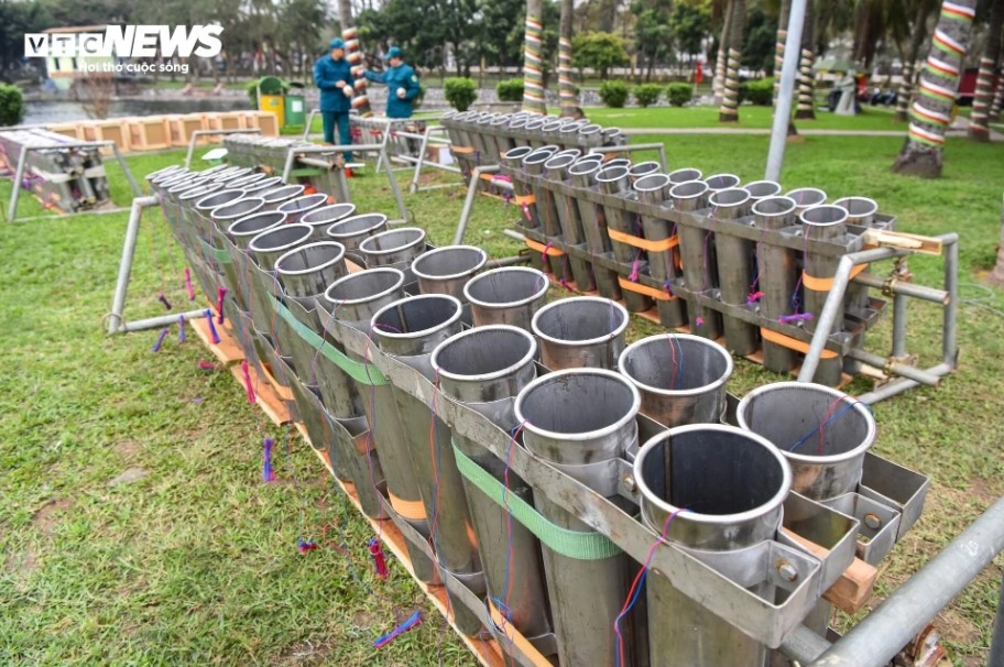 The 23 points for lower-range fireworks will be located in the remaining 23 districts and towns, as decided upon by local authorities.