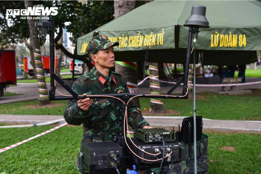 The Hanoi People's Committee urges localities to ensure strict security and safety measures both at and around fireworks sites in the capital.
